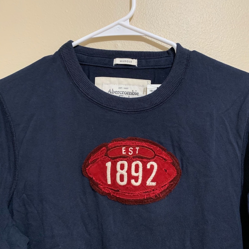 Abercrombie and Fitch Muscle Long Sleeve S…
